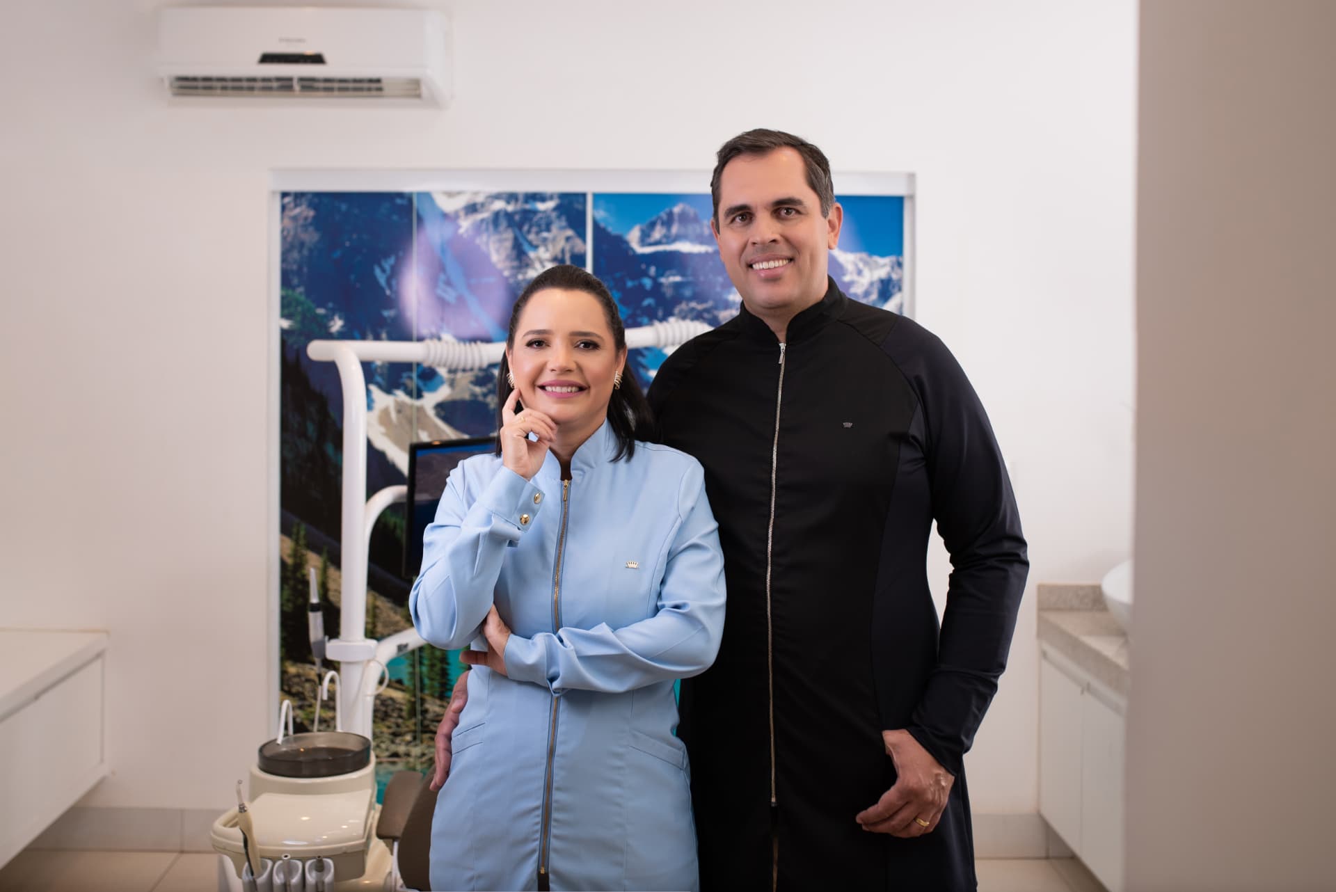 Dra. Vanessa e Dr. Ranieri na clínica Davina em Uberlândia